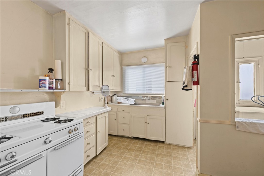 3562 Orange Property Photo 13