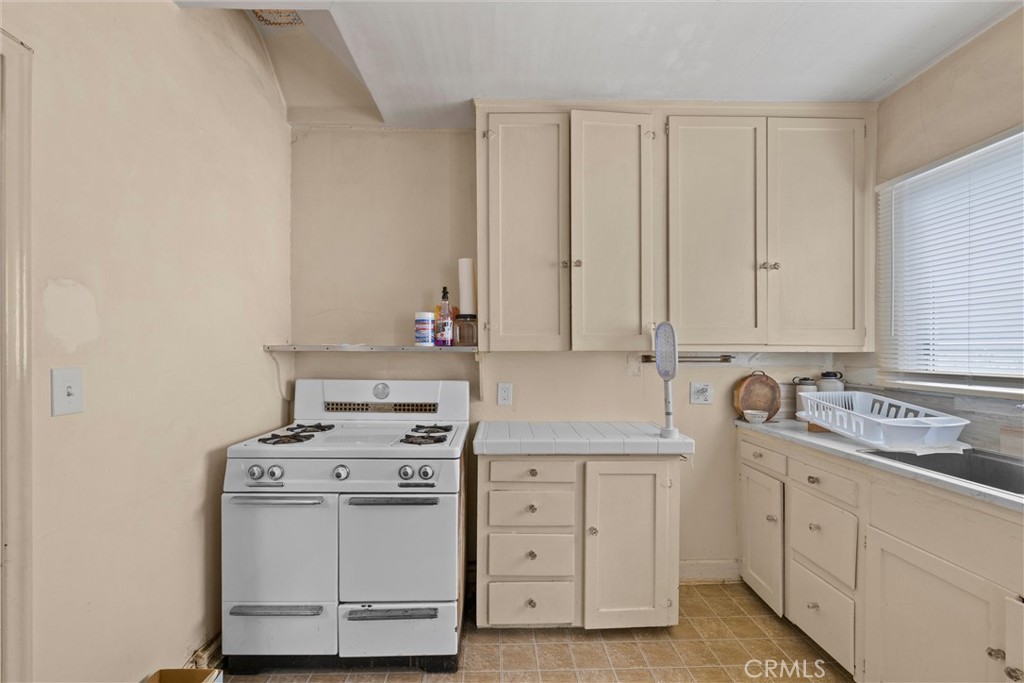 3562 Orange Property Photo 14