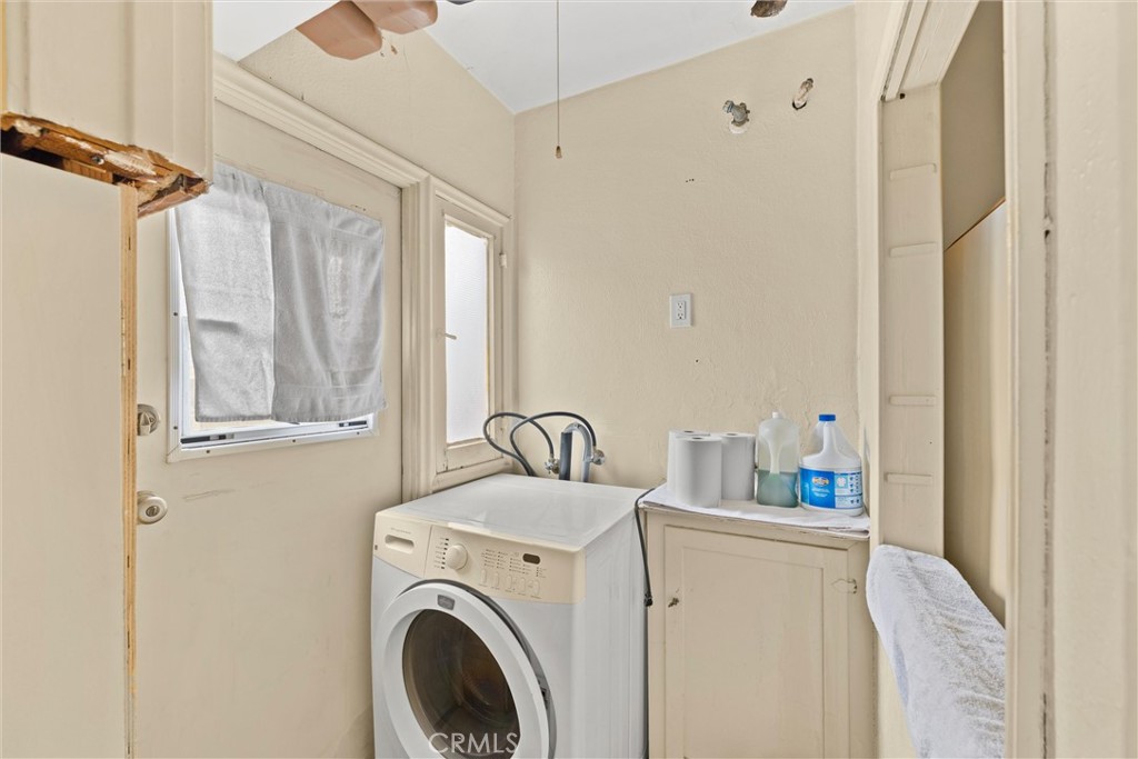 3562 Orange Property Photo 16