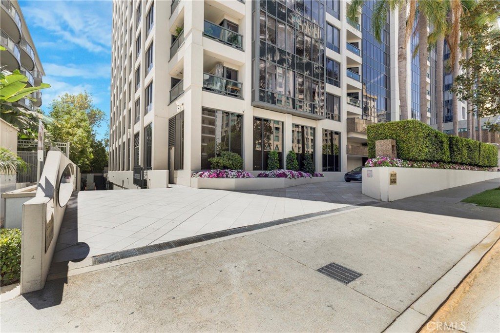 10724 Wilshire Boulevard 509 Property Photo 4