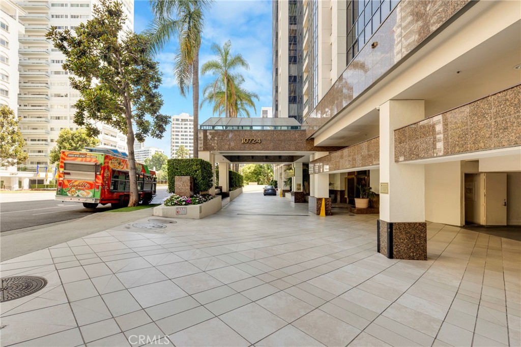 10724 Wilshire Boulevard 509 Property Photo 6