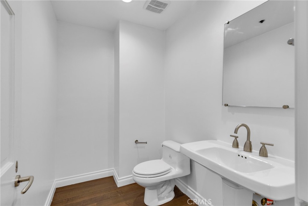 10724 Wilshire Boulevard 509 Property Photo 14