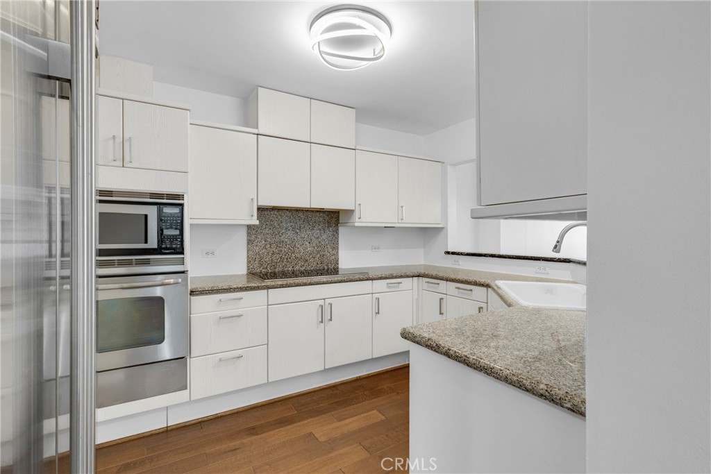 10724 Wilshire Boulevard 509 Property Photo 17