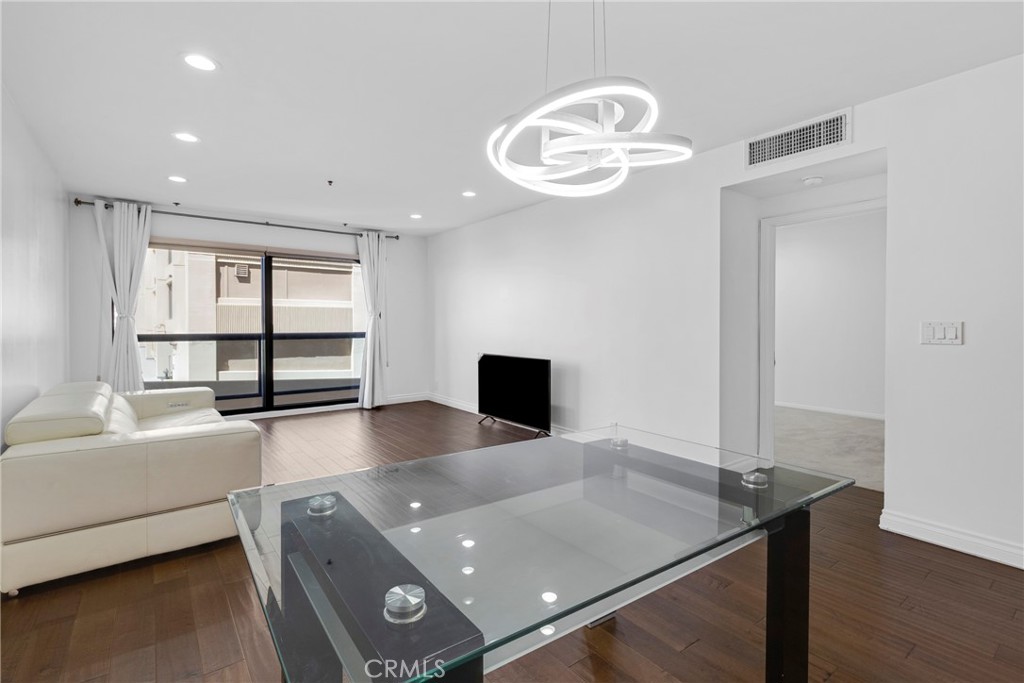 10724 Wilshire Boulevard 509 Property Photo 21