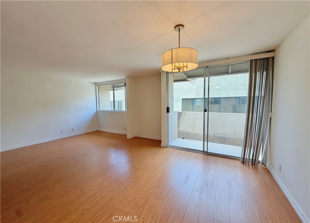 14141 Dickens 311 Property Photo 4