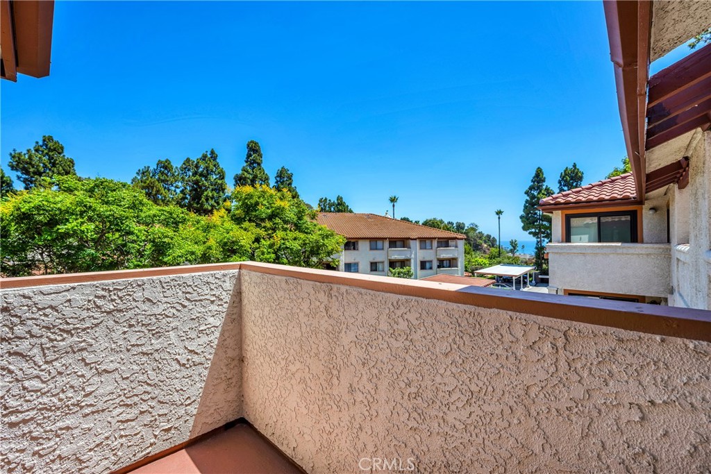 517 Palisades Drive Property Photo 8