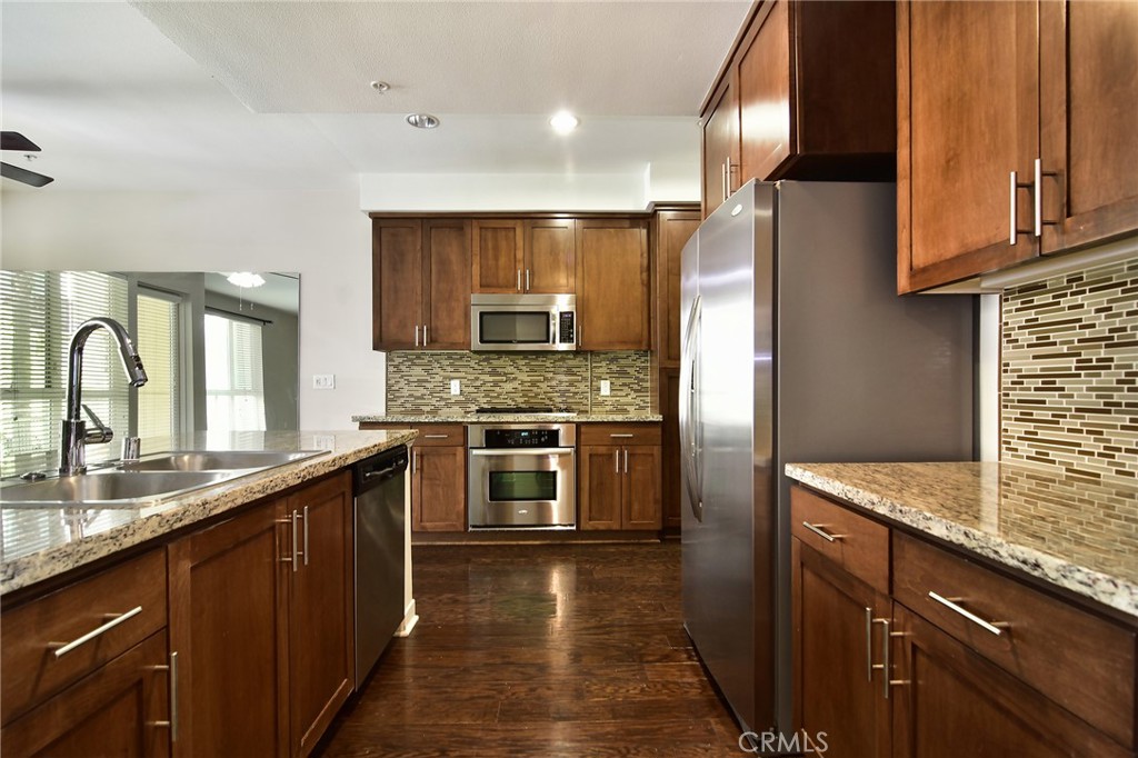 21301 Erwin Street 231 Property Photo 6