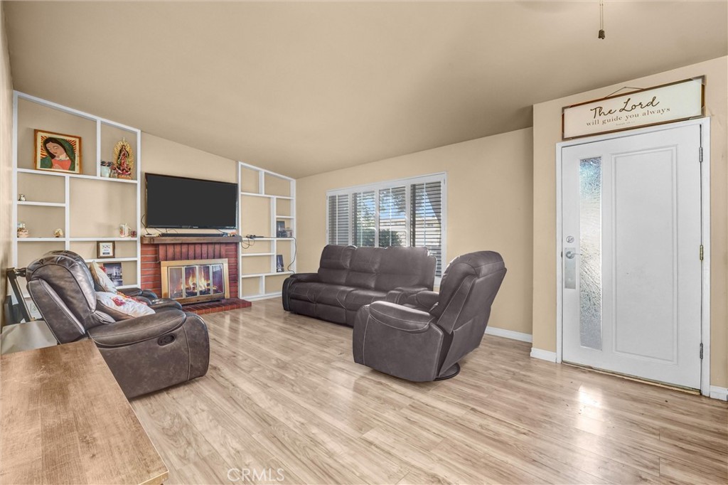 24389 La Glorita Property Photo 5