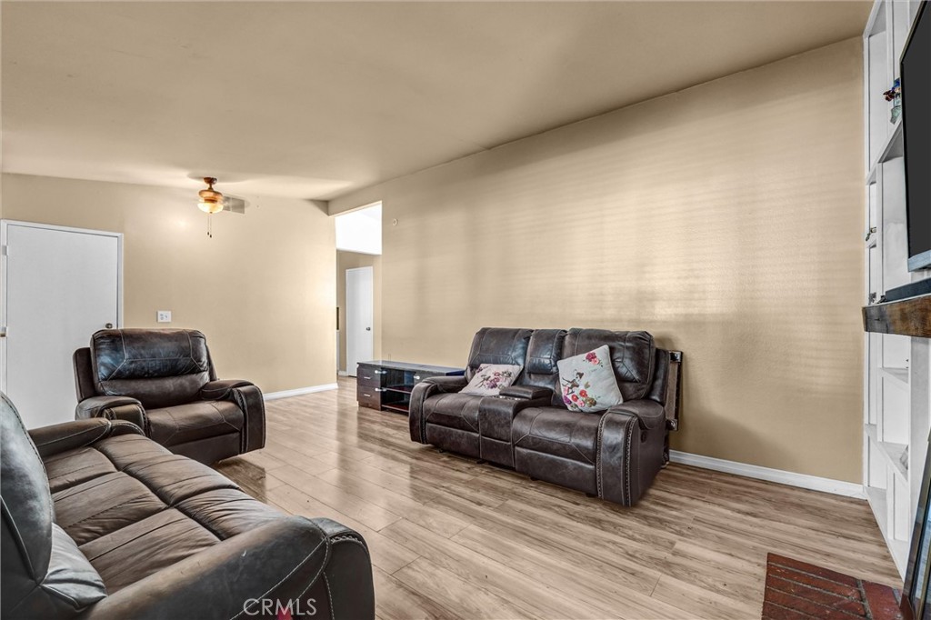 24389 La Glorita Property Photo 7