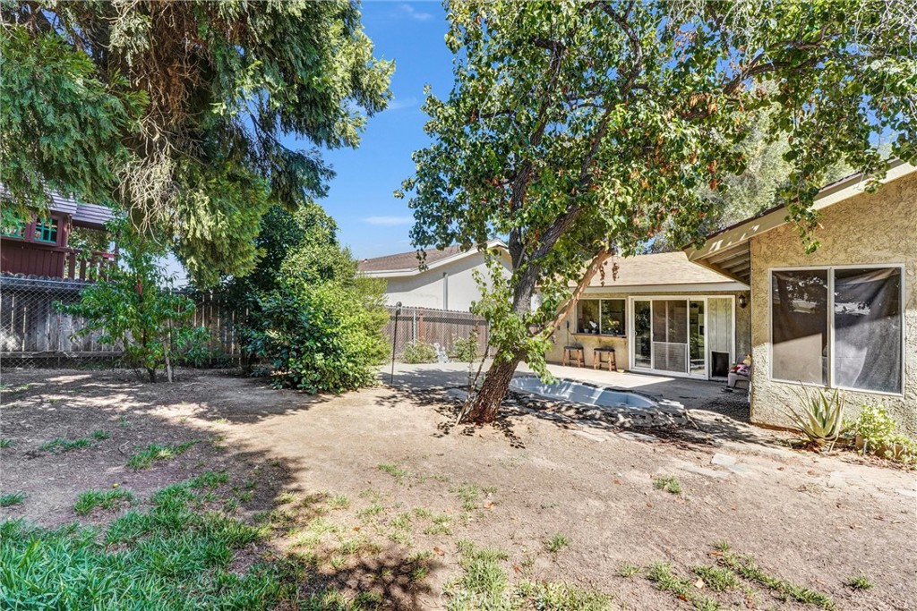 24389 La Glorita Property Photo 25