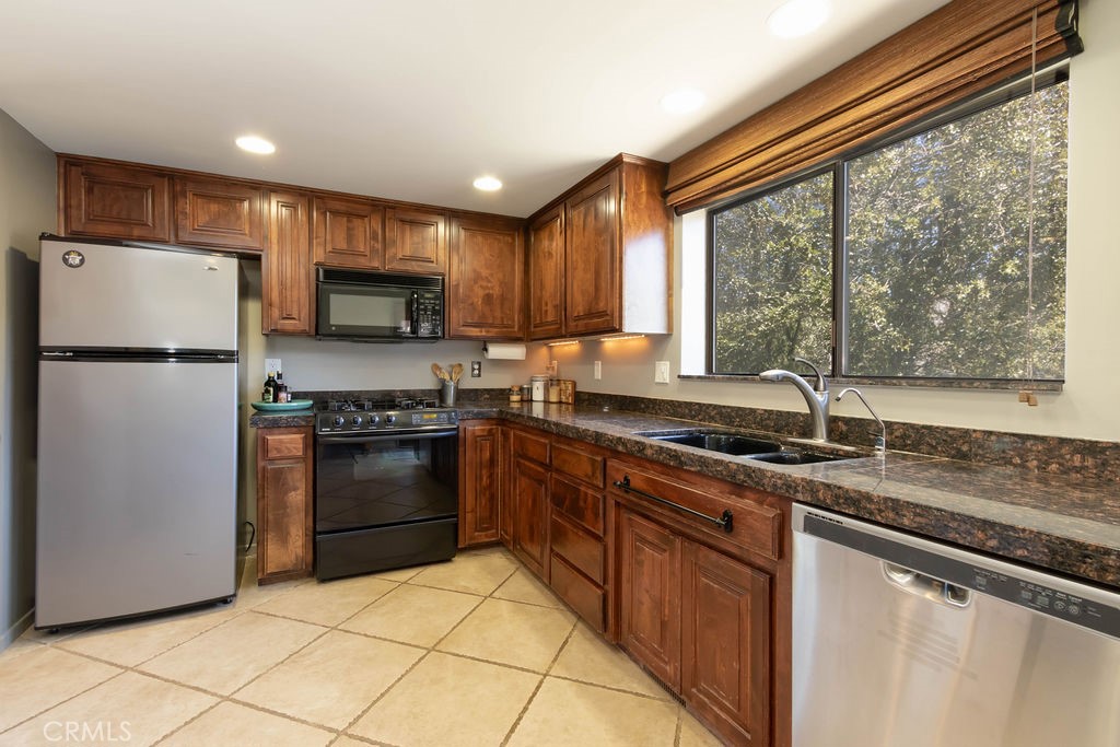 2300 Zermatt Drive Property Photo 10