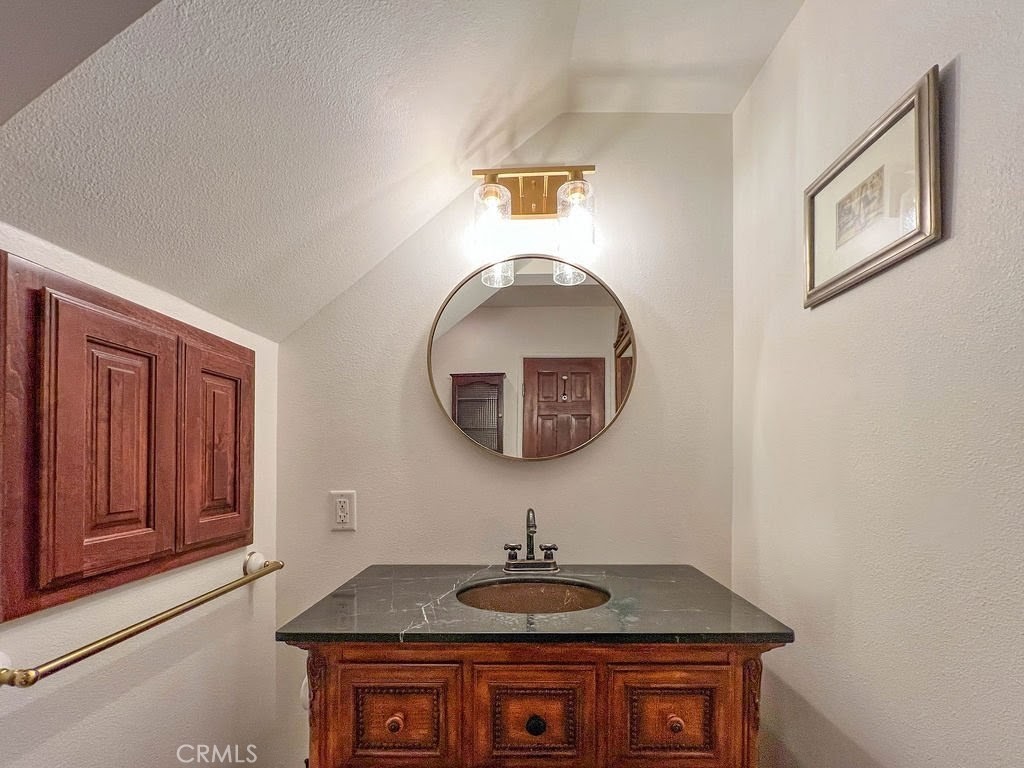 2300 Zermatt Drive Property Photo 12