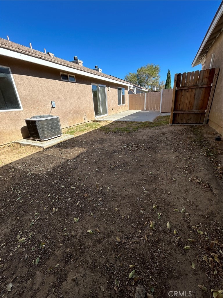 722 E. Avnue J6 Property Photo 5