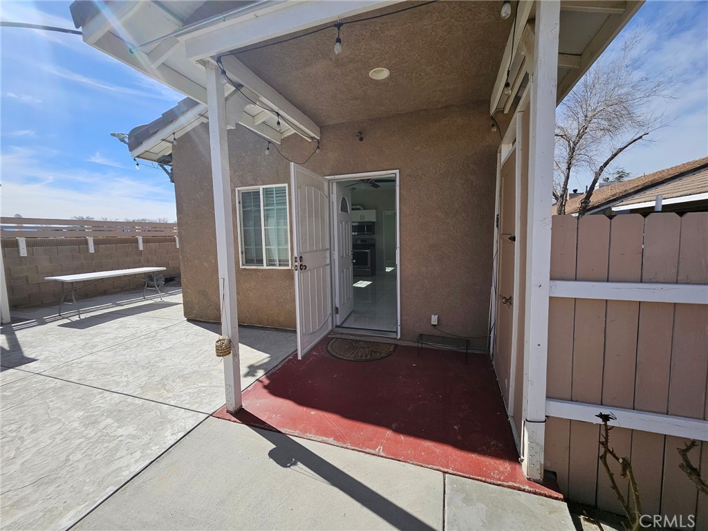 722 E. Avnue J6 Property Photo 11