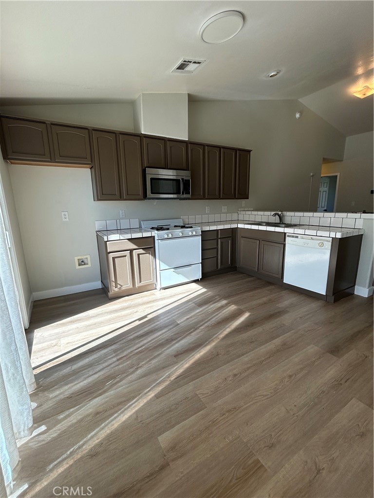 722 E. Avnue J6 Property Photo 15