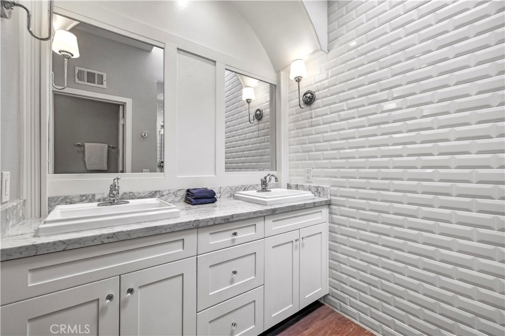 24520 Windsor Drive A Property Photo 25