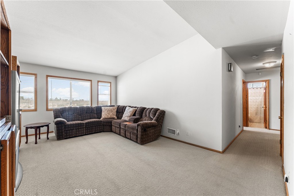 33535 170th E Property Photo 6