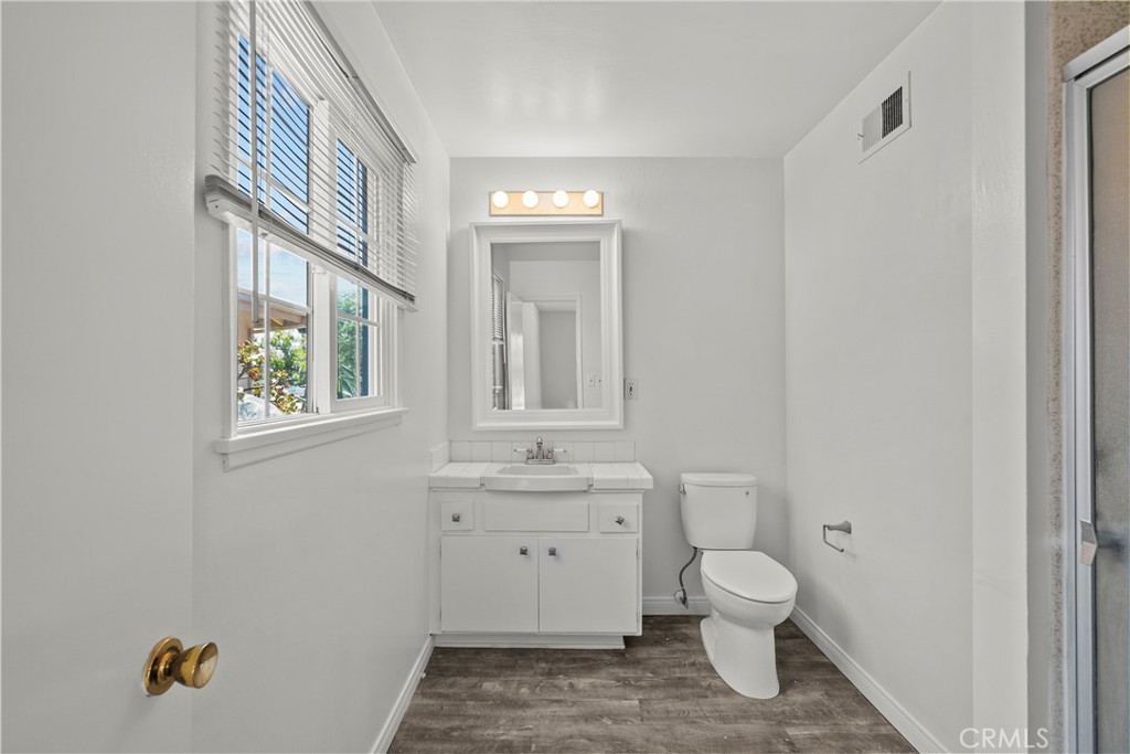 20119 Marilla Street Property Photo 15