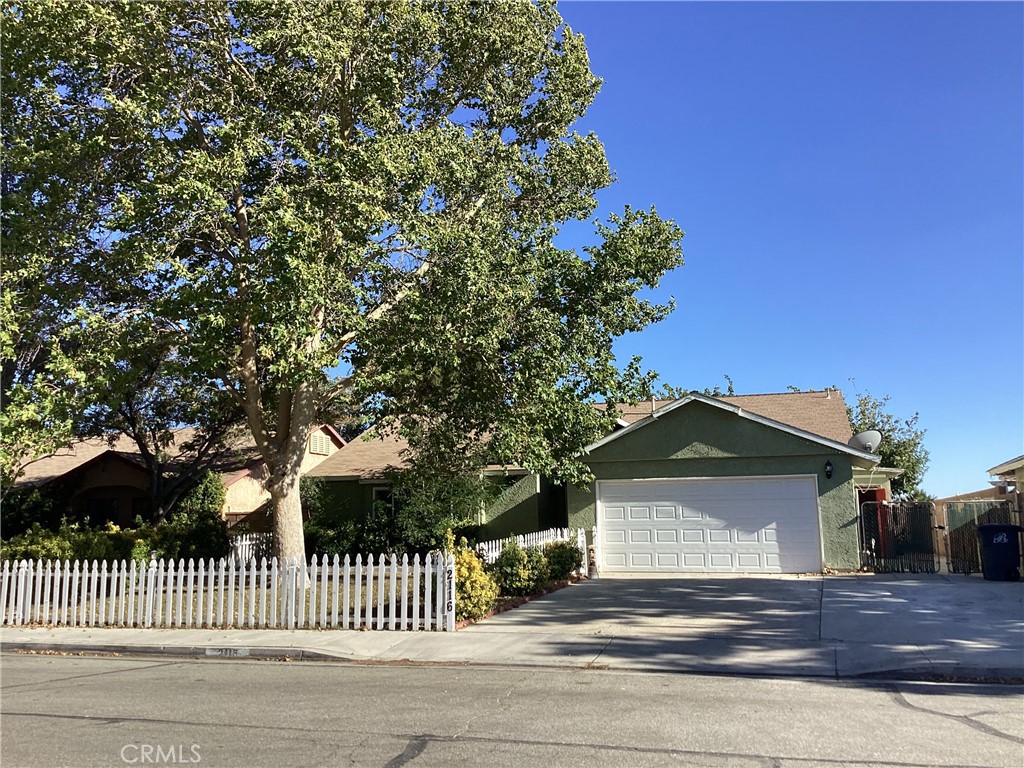 2116 Phlox Property Photo 2
