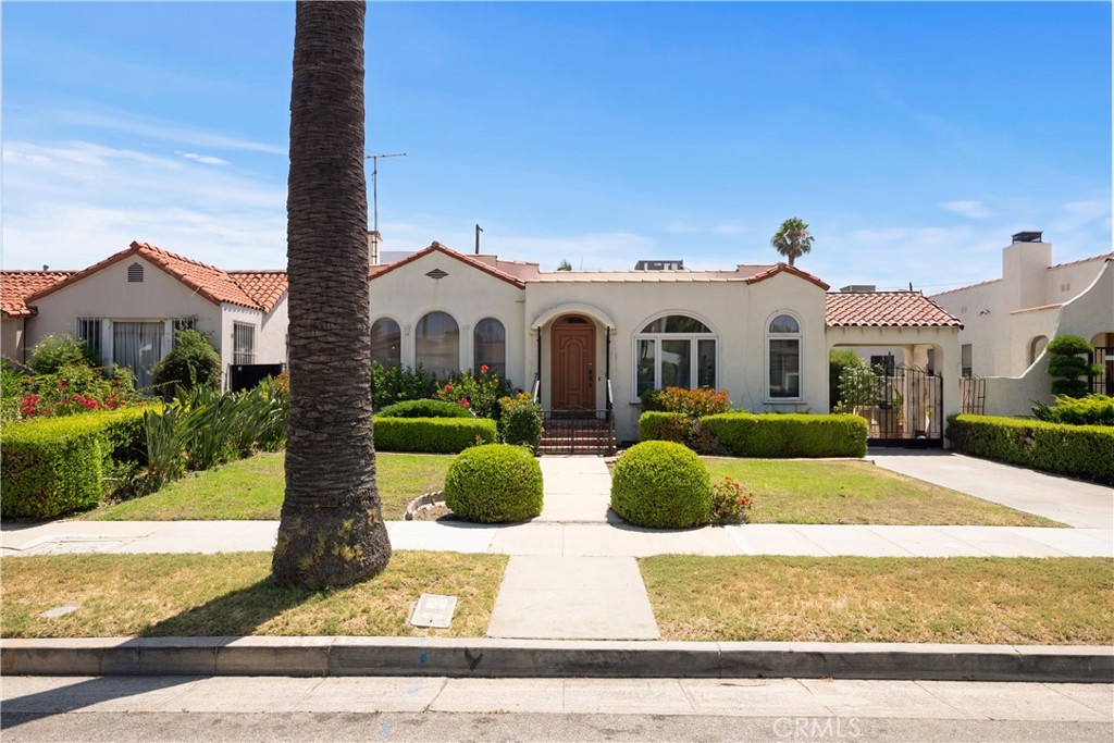 208 S Carson Property Photo 4