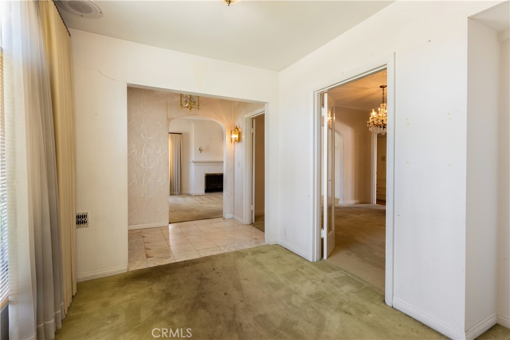 208 S Carson Property Photo 10
