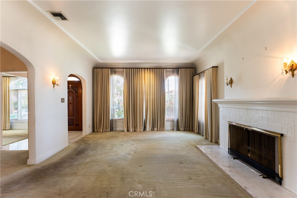 208 S Carson Property Photo 11