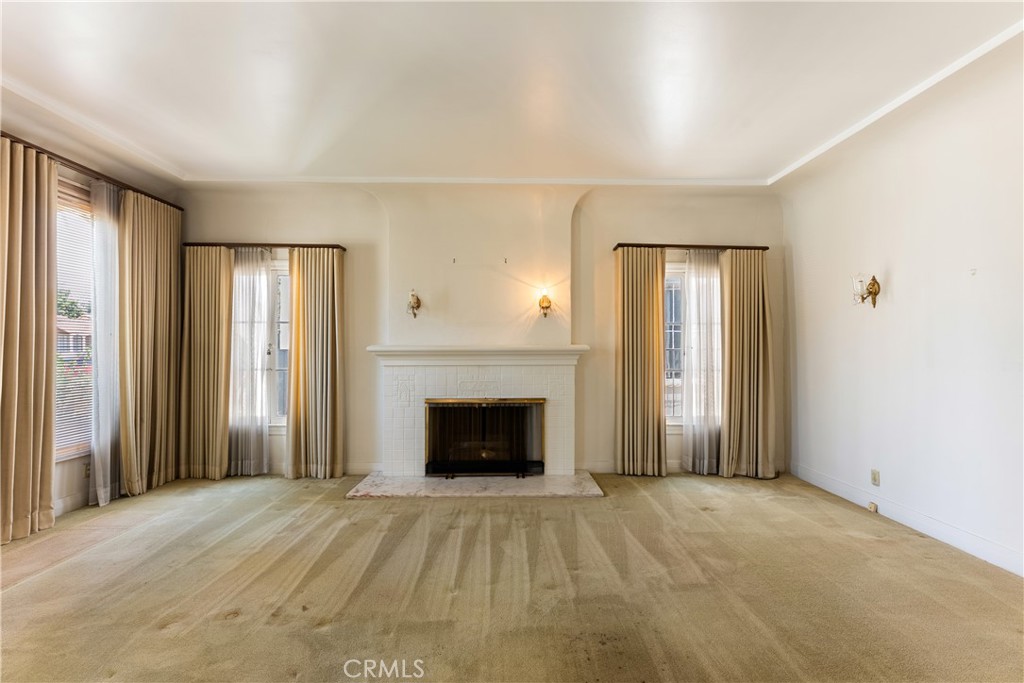 208 S Carson Property Photo 12