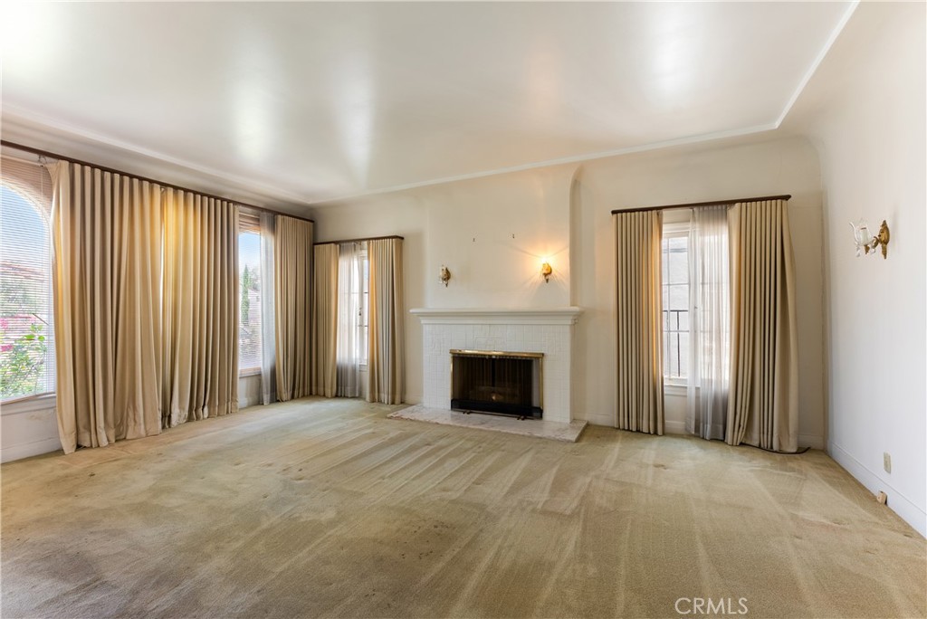 208 S Carson Property Photo 13