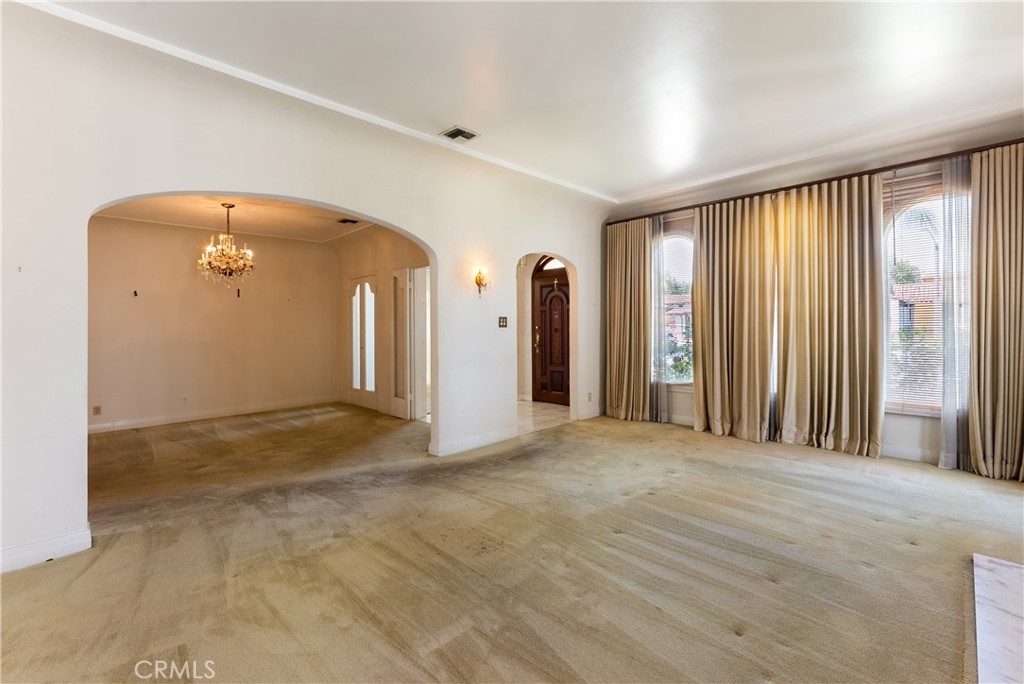 208 S Carson Property Photo 14