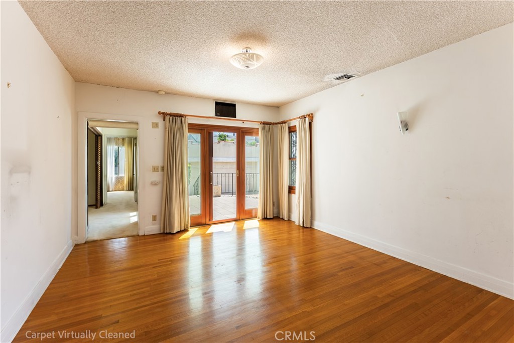208 S Carson Property Photo 18
