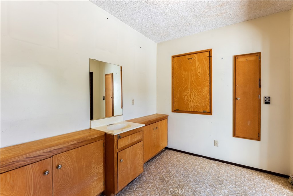 208 S Carson Property Photo 21