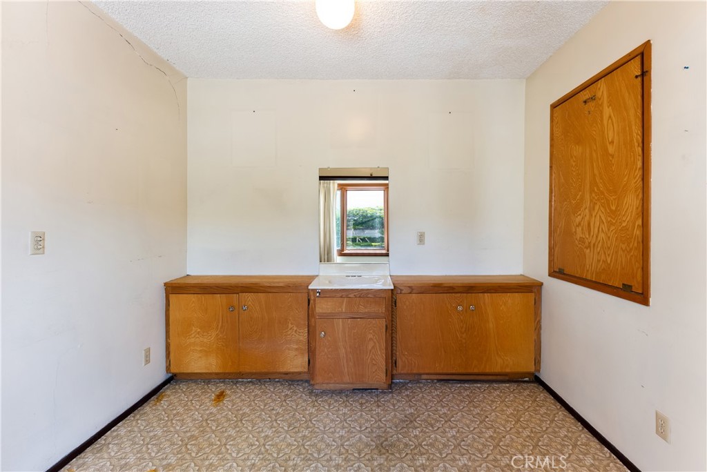 208 S Carson Property Photo 22