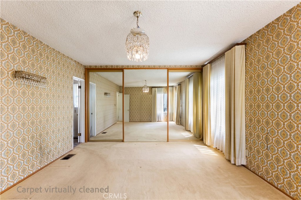 208 S Carson Property Photo 24