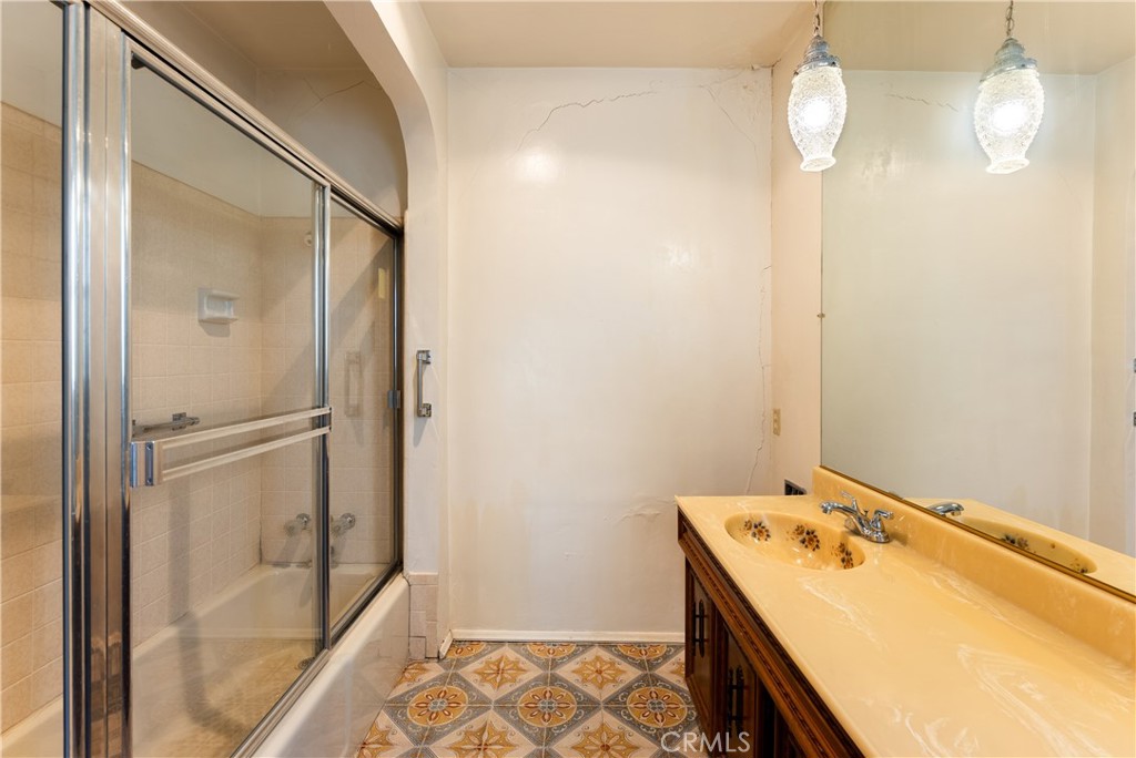 208 S Carson Property Photo 26