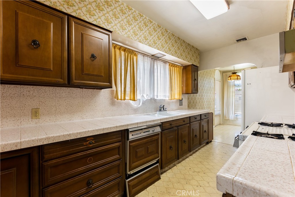 208 S Carson Property Photo 29