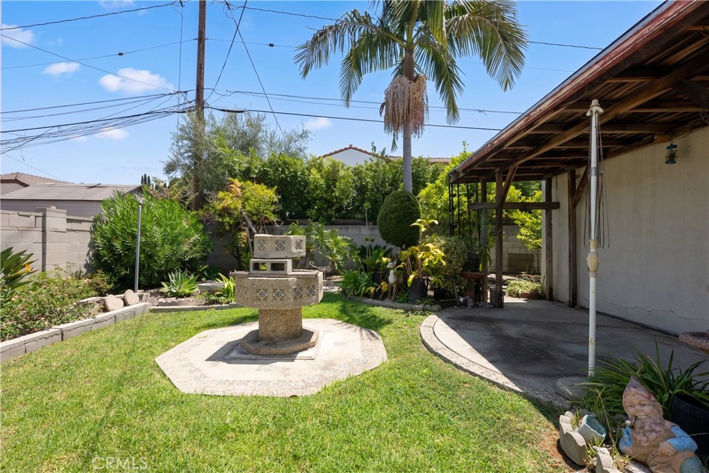 208 S Carson Property Photo 34