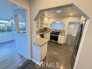 6372 Zelzah Property Photo 8