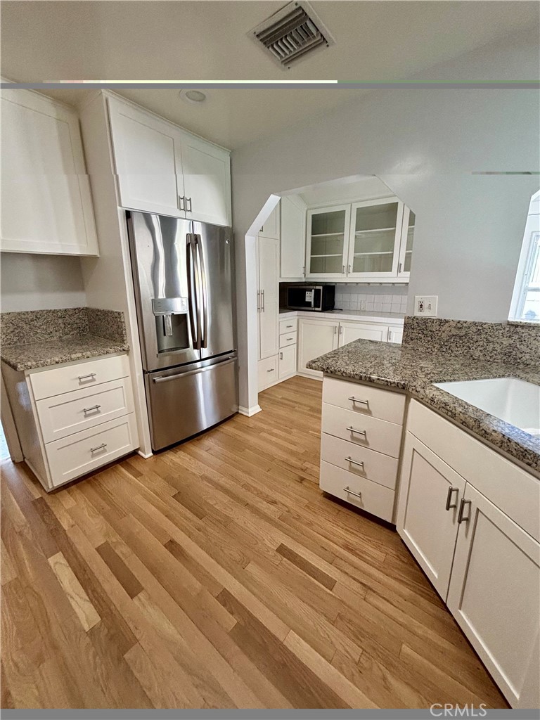 6372 Zelzah Property Photo 11