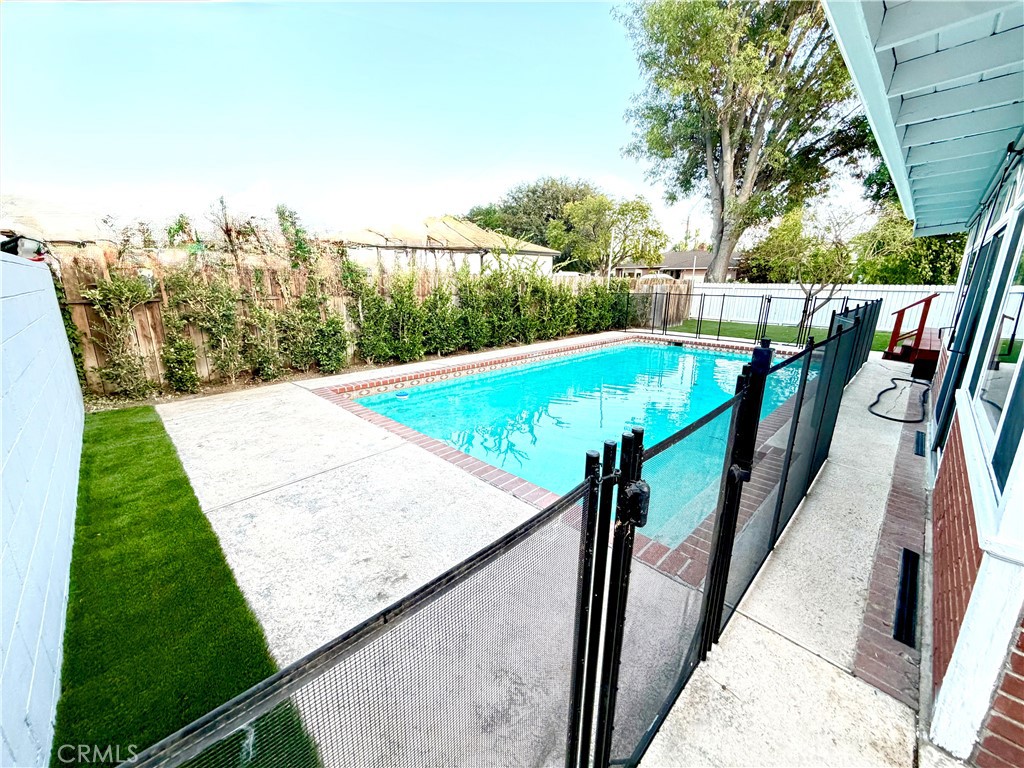 6372 Zelzah Property Photo 25