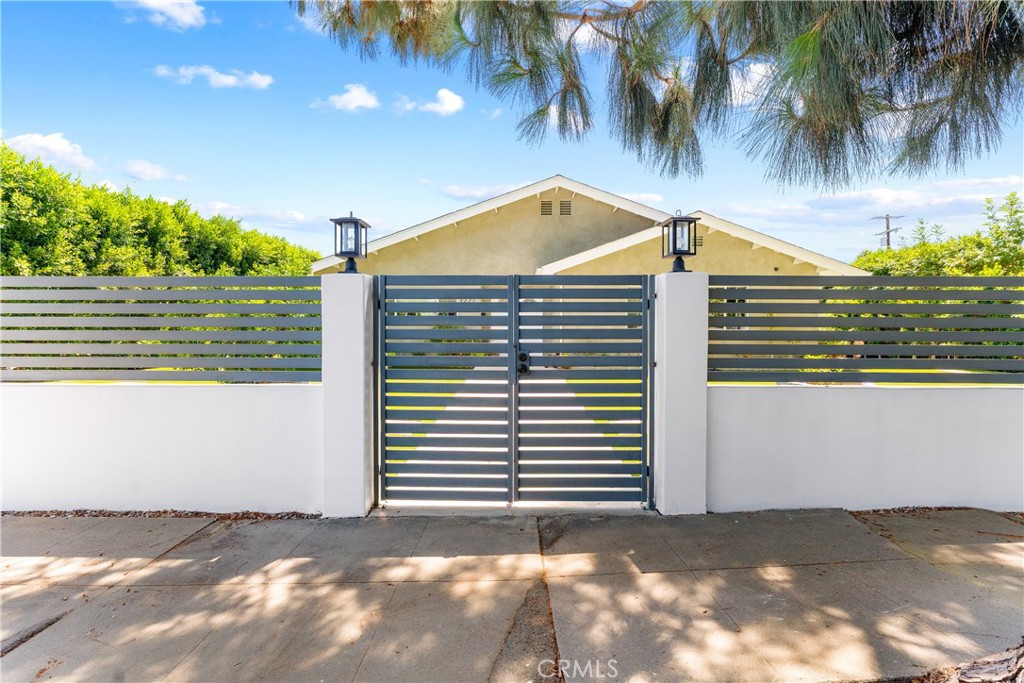 7222 Fallbrook Avenue Property Photo 7