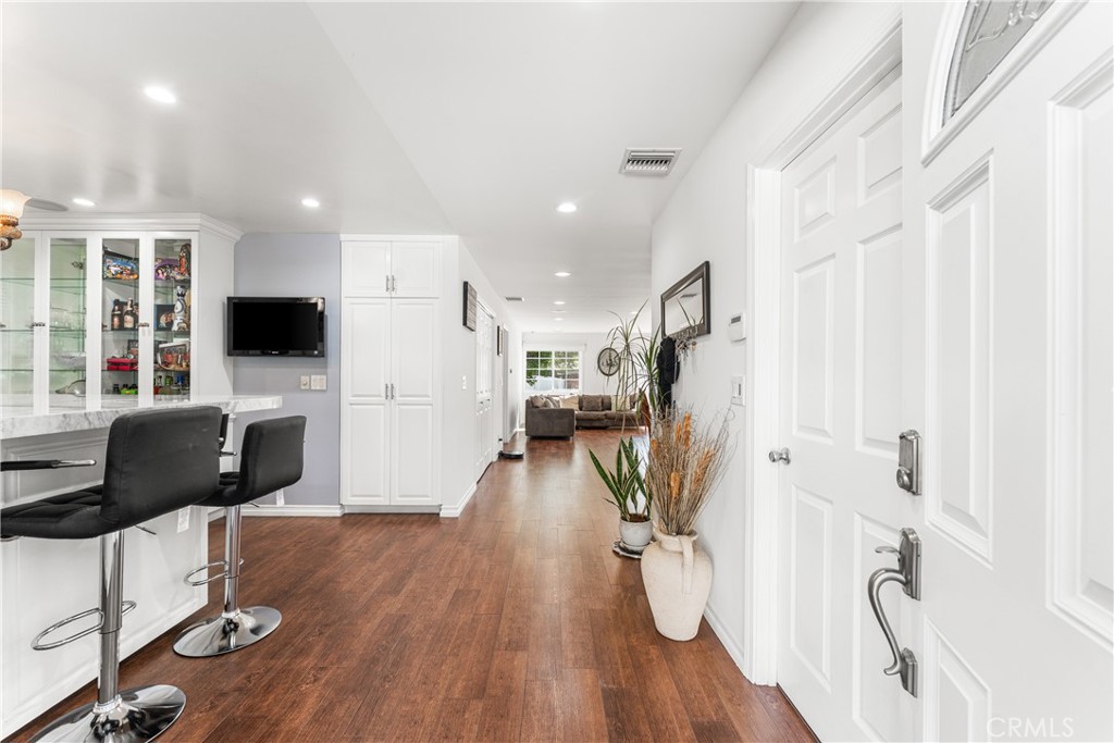 7222 Fallbrook Avenue Property Photo 8