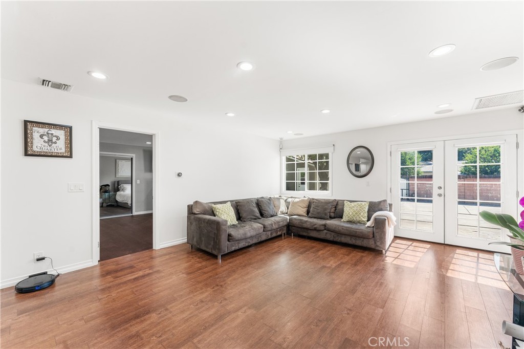 7222 Fallbrook Avenue Property Photo 13
