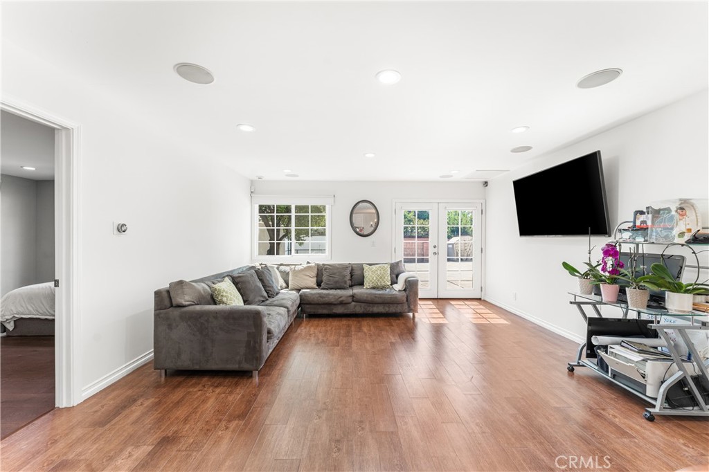 7222 Fallbrook Avenue Property Photo 16