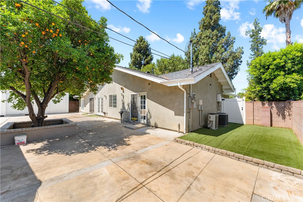7222 Fallbrook Avenue Property Photo 46