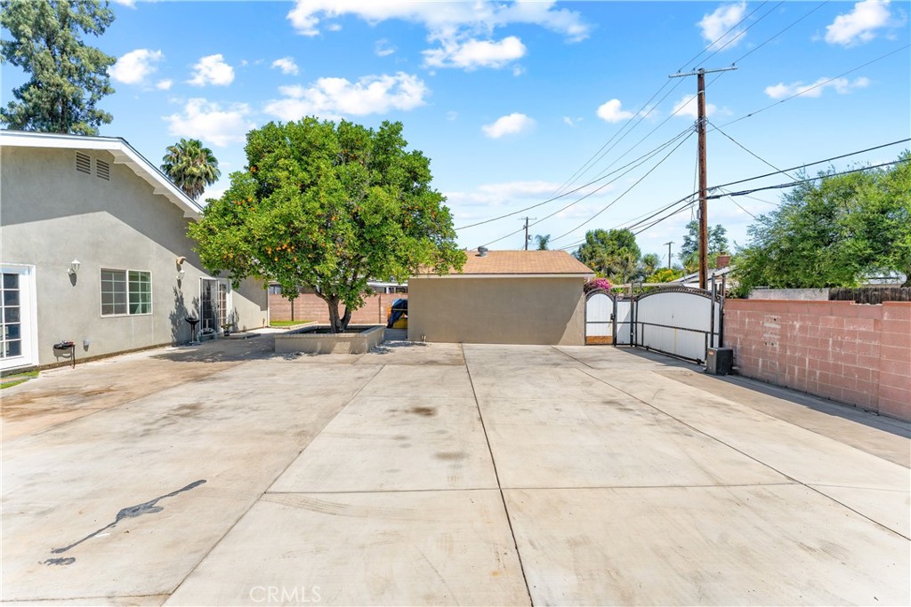 7222 Fallbrook Avenue Property Photo 49
