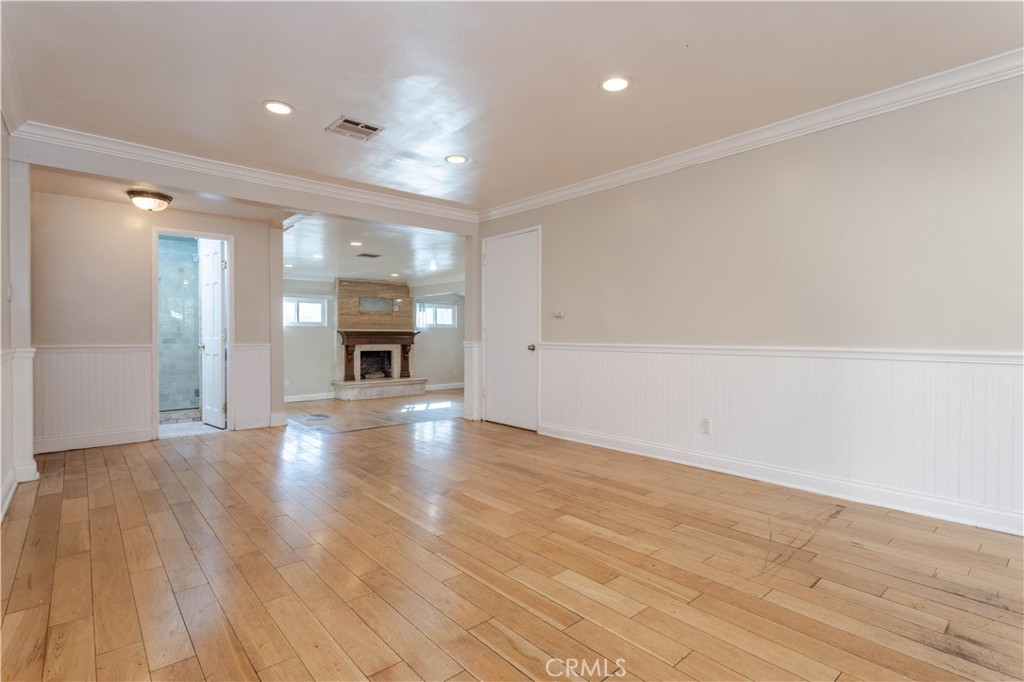 8855 Tyrone Avenue Property Photo 7