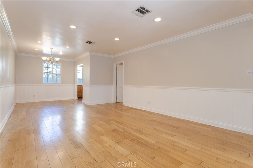 8855 Tyrone Avenue Property Photo 8
