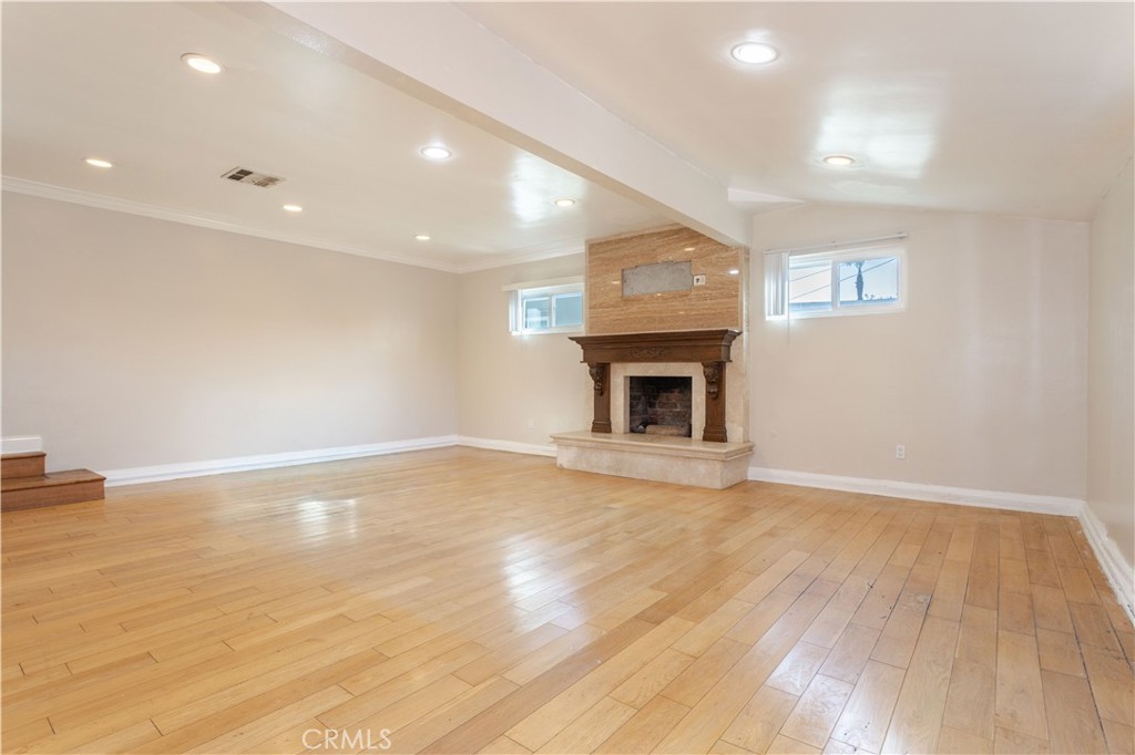 8855 Tyrone Avenue Property Photo 12