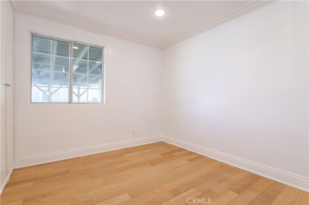 8855 Tyrone Avenue Property Photo 17