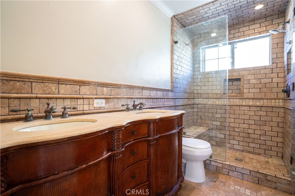8855 Tyrone Avenue Property Photo 25